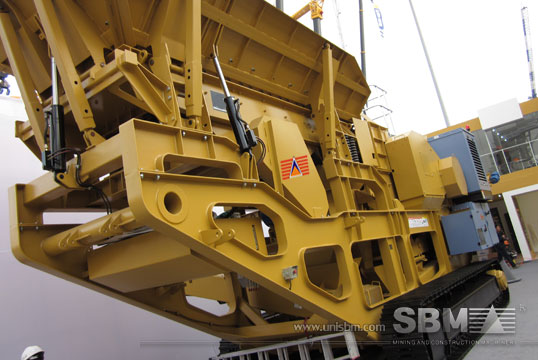 track mounted crushing plant 4