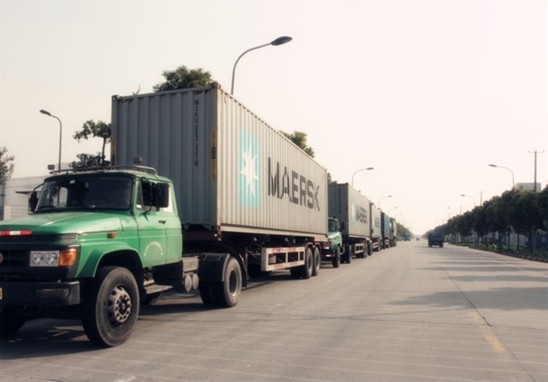 Series of large goods delivered smoothly
